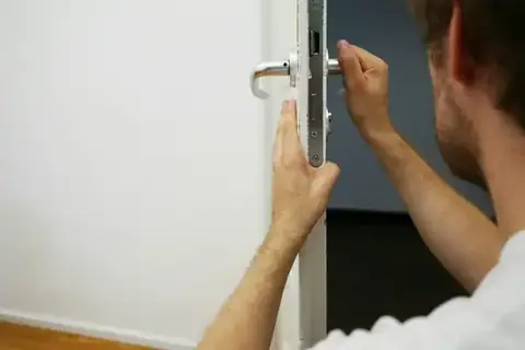 Emergency locksmith in Beirut β lock installation, replacement, smart locks and lockout service
